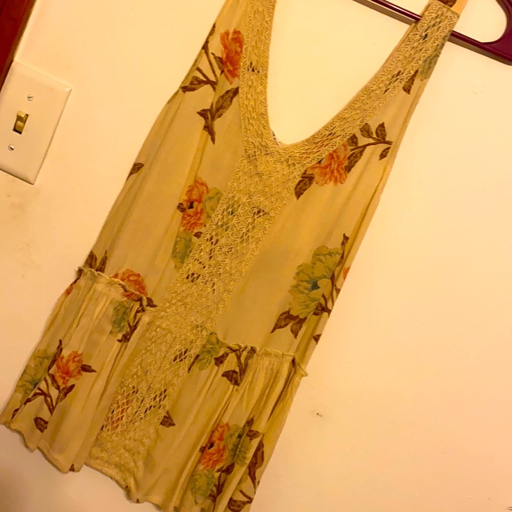 American Eagle floral tank!